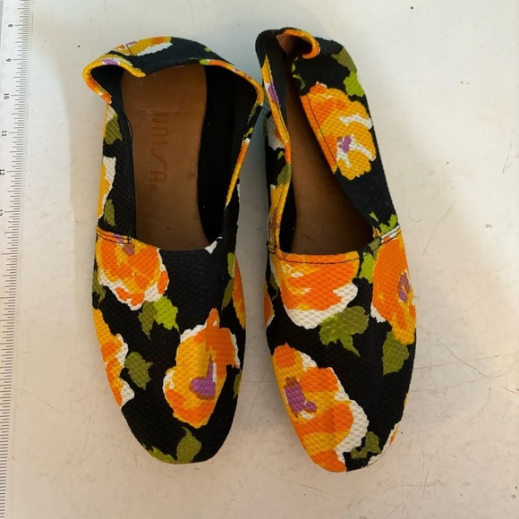 Unisa women’s canvas orange floral print ballet  flats in size 6.5 - Picture 5 of 7